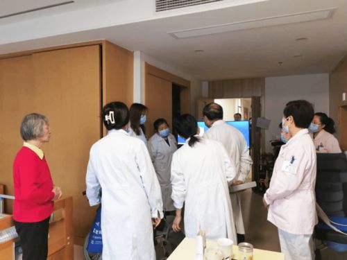 康养新举措，专家在身边——记石柱山国际康养城恒德护理院互联网移动智慧诊疗车